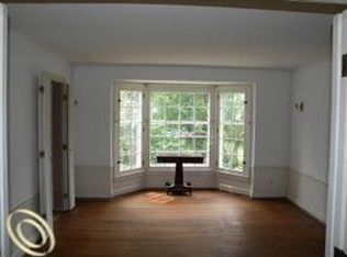 1045 Fairfax Ave, Birmingham, MI 48009