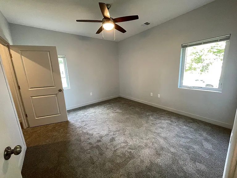 2400 Q St — Photo 13