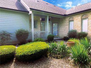 3 Wood Run Cmns, Rochester, NY 14612