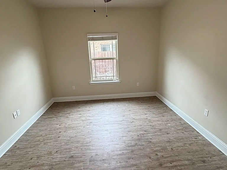 109 Clear Springs Cir — Photo 9