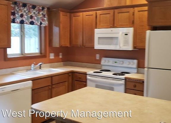 3rd image of 1362 Andrew Dr
