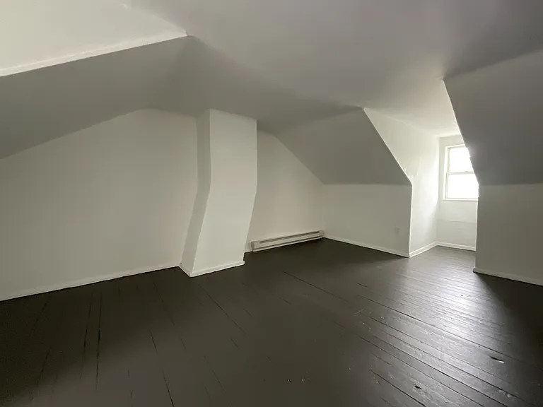 626 S Queen St — Photo 10