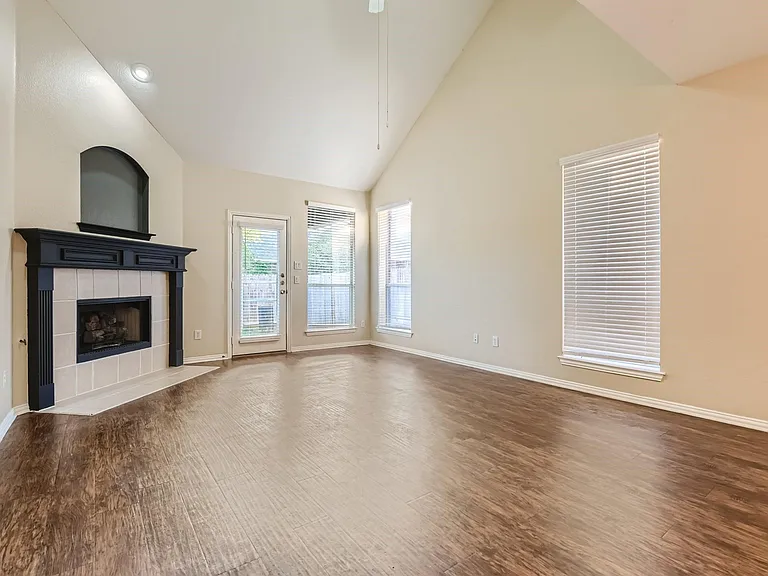 5301 Lily Dr — Photo 13