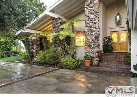 18818 Edleen Dr, Tarzana, CA 91356 | Zillow
