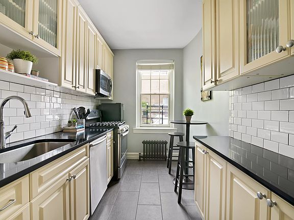 4th image of 20 Pierrepont St APT 6B