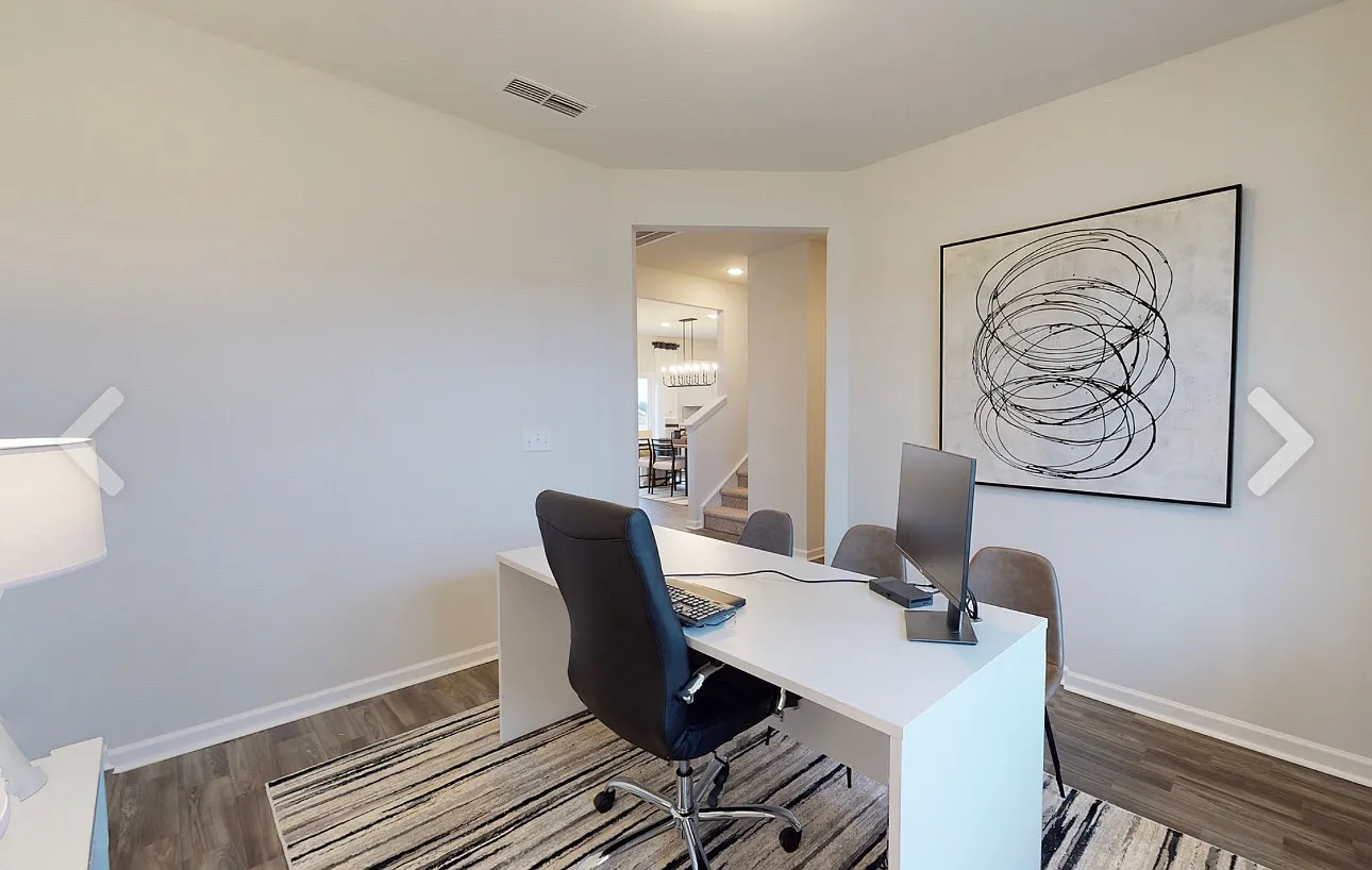 4 bed, 2.5 bath, 2518 sqft, $2,400 — Photo 3