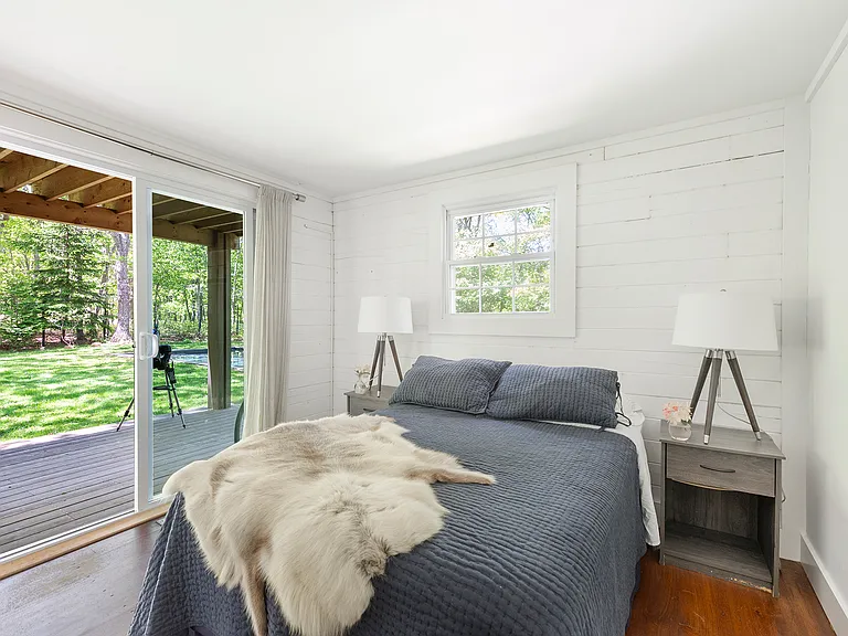 809 Edge Of Woods Rd — Photo 18