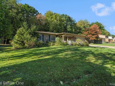 5761 Bingham Dr, Troy, MI, 48085