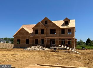 4 Oakwood Ct, Hamilton, NJ 08620