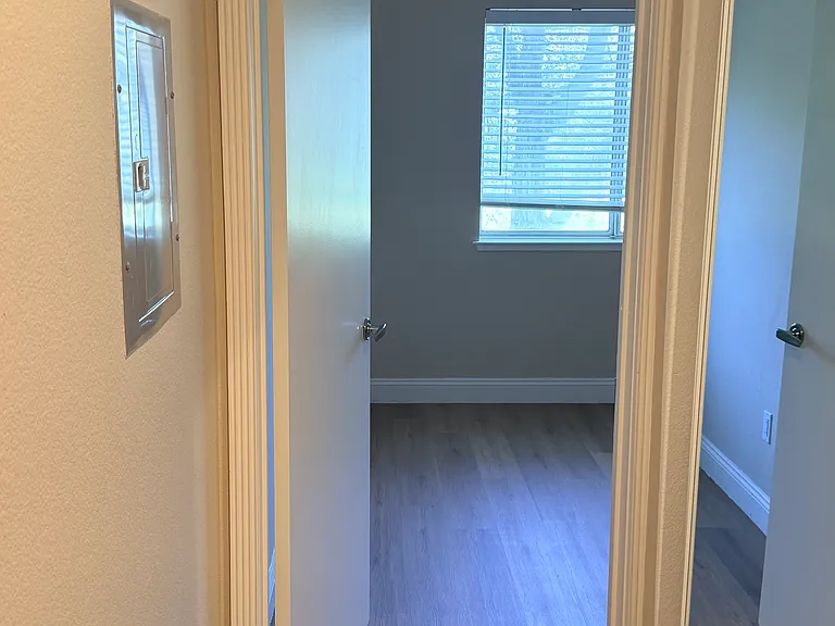103 Tuscany Ct — Photo 15