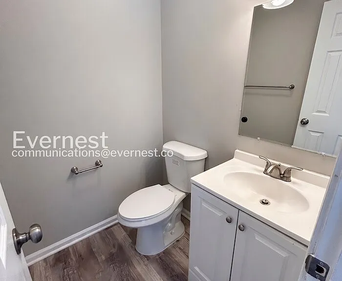 1676 Guilford Dr — Photo 13