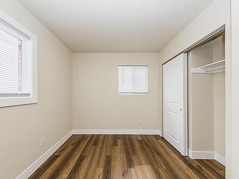 608 Creighton St — Photo 9