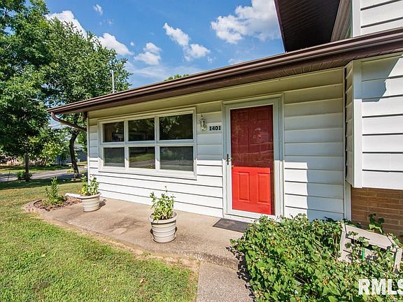 3rd image of 1401 Bobette Ln