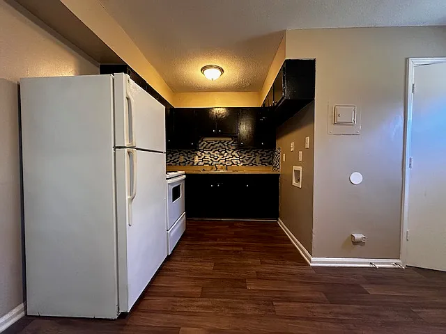 432 Homestead St #F — Photo 5