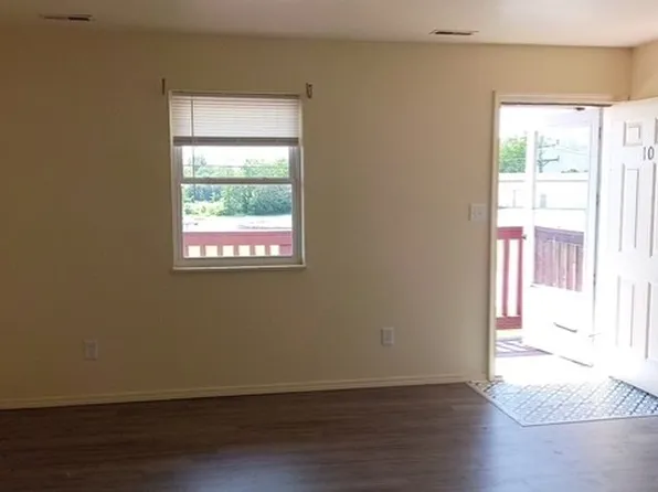 1507 N Commercial Ave #10, Saint Clair, MO 63077