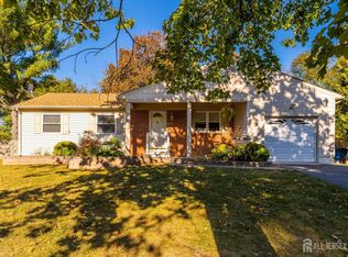 22 Seelys Run, Somerset, NJ 08873