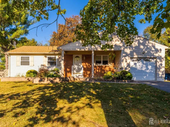 22 Seelys Run, Somerset, NJ 08873