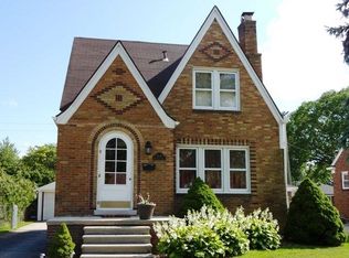 8136 McKinley Ave, Center Line, MI 48015