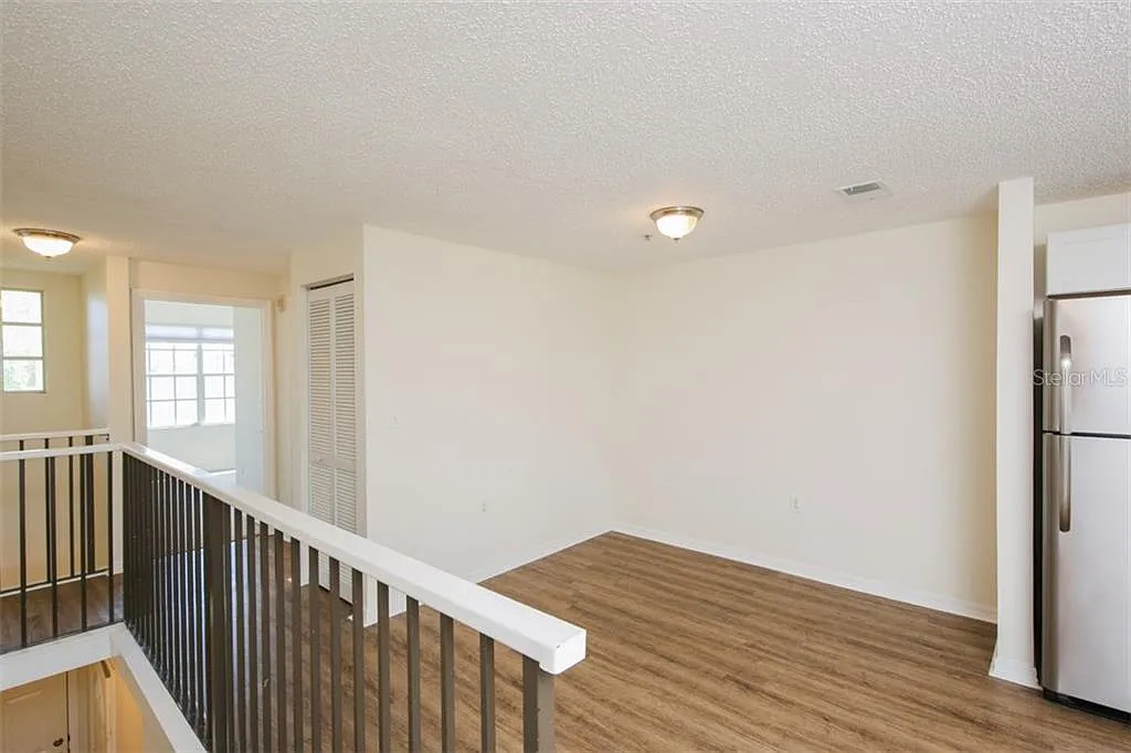 3 bed, 1395 sqft, $2,100 — Photo 4