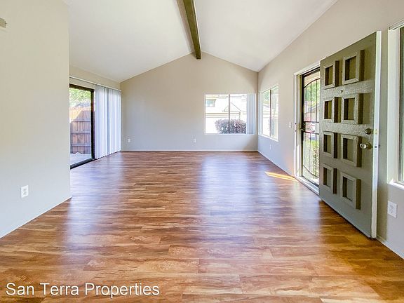 4th image of 9949 Pineknoll Ln