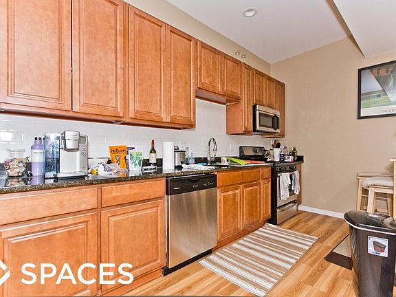 3rd image of 3225 N Sheffield Ave #7RW