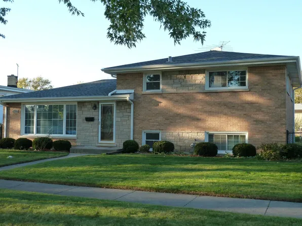 7932 Churchill Ave, Morton Grove, IL 60053