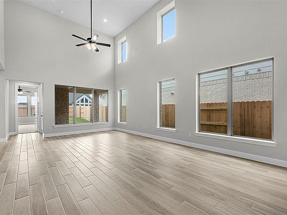4th image of 24923 Poppy Terrace Ct