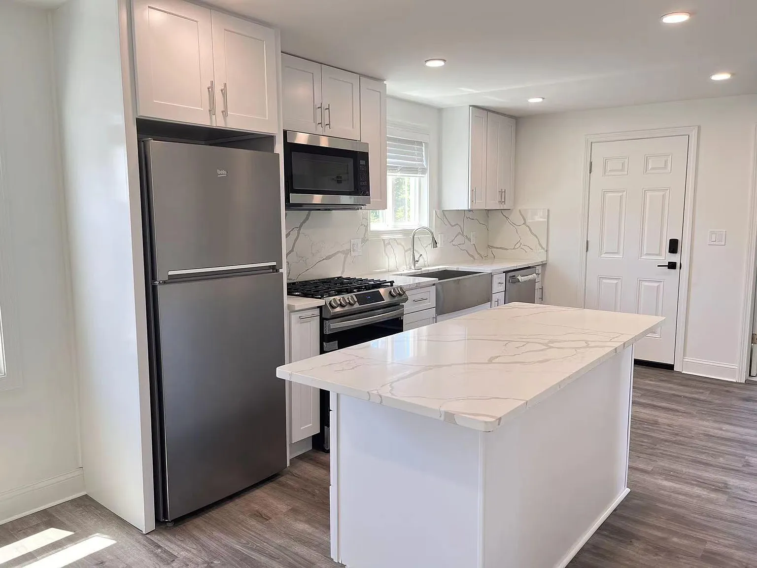 336 Lowell St — Photo 1