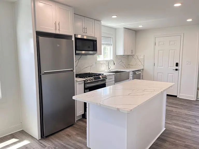 336 Lowell St #3 — Photo 1