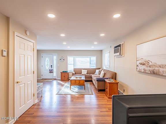 5th image of 260 Hancock Ave