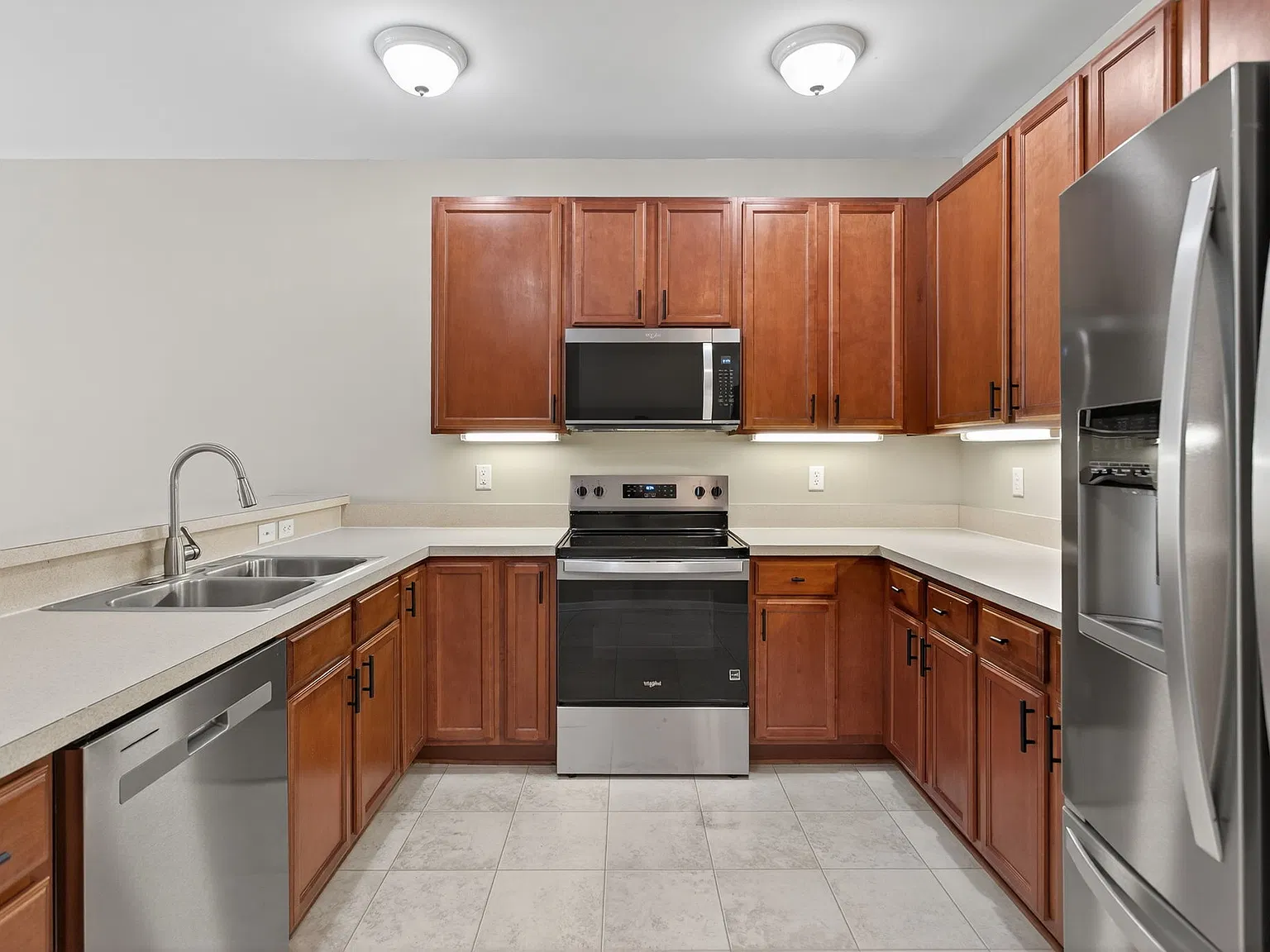 2 bed, 1367 sqft, $1,925 — Photo 2