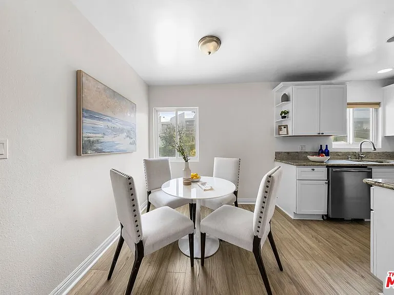 643 Pacific St #2 — Photo 8