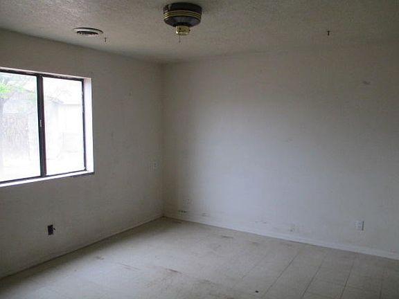 5th image of 611 Calle Don Demetrio NE