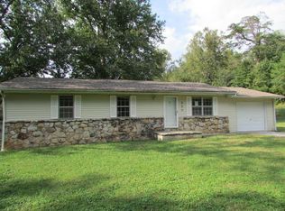 806 Bluff Rd, Harriman, TN 37748