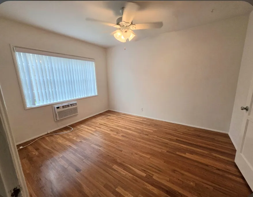328 N Louise St #3