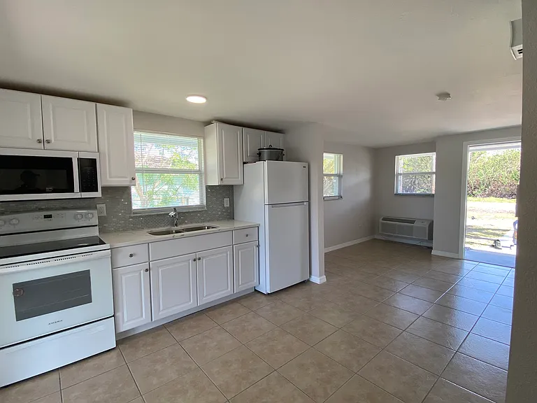 3415 Palm Dr #1 — Photo 28