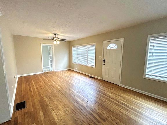 2nd image of 2772 Joyce Ave