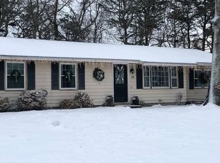 15 Camardo Dr, Wareham, MA 02571