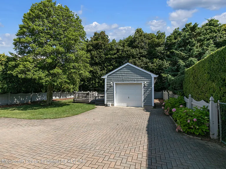 203 Washington Blvd — Photo 6