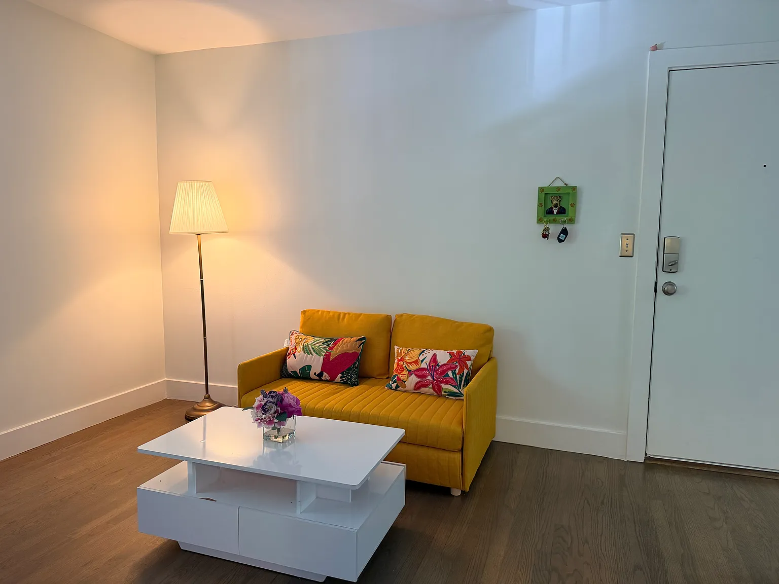 1 bed, 700 sqft, $2,050 — Photo 2