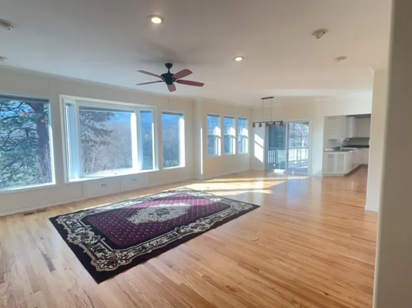 564 Great Oaks Dr, Ashland, OR 97520