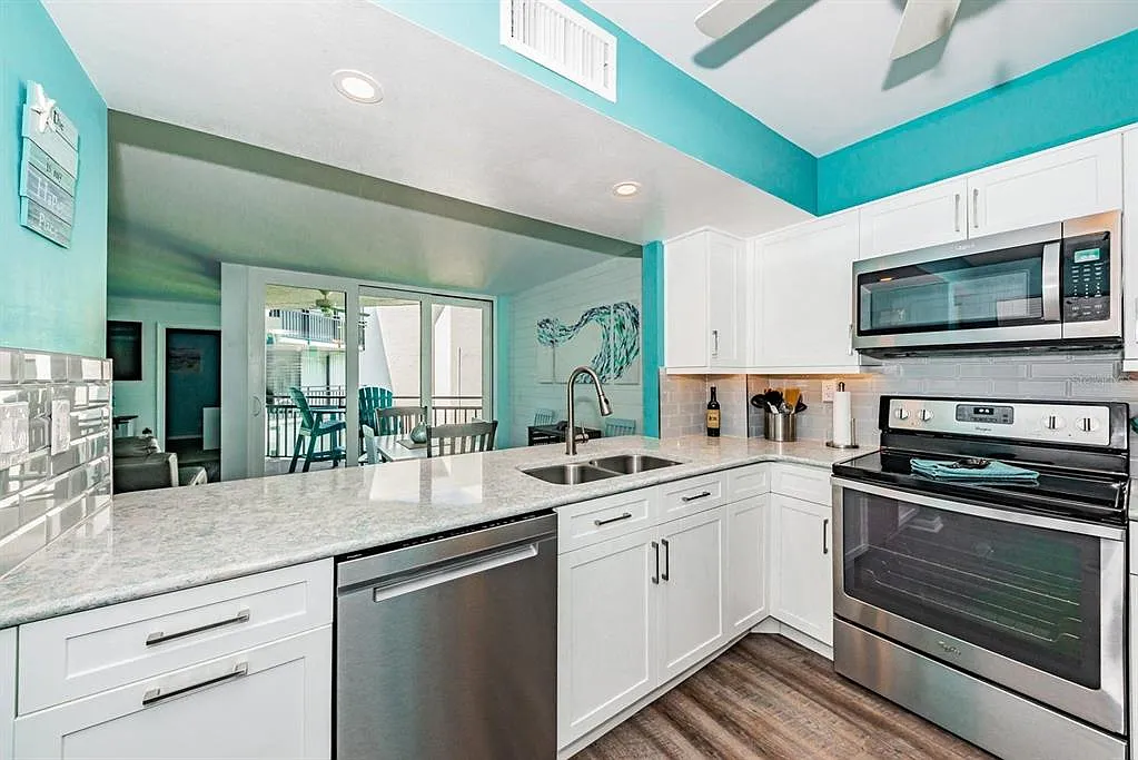 2 bed, 11.0 bath, 1082 sqft, $6,500 — Photo 4