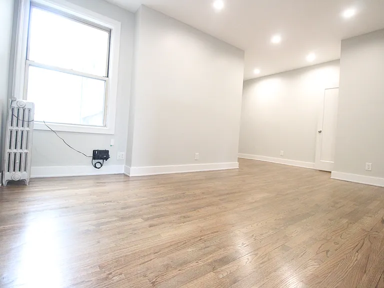 23-19 Steinway St #2A — Photo 4
