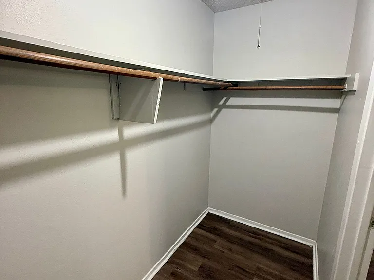 3610 Robinhood Dr — Photo 17