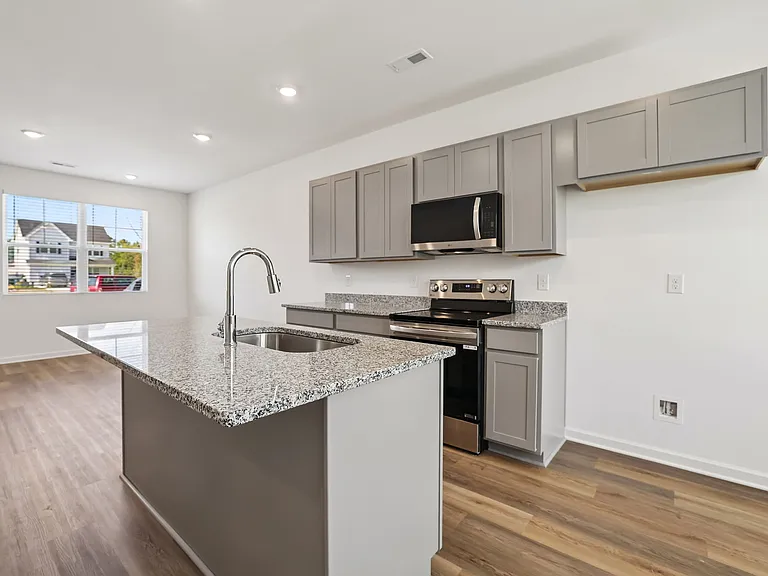 7608 Nightingale Ct — Photo 11