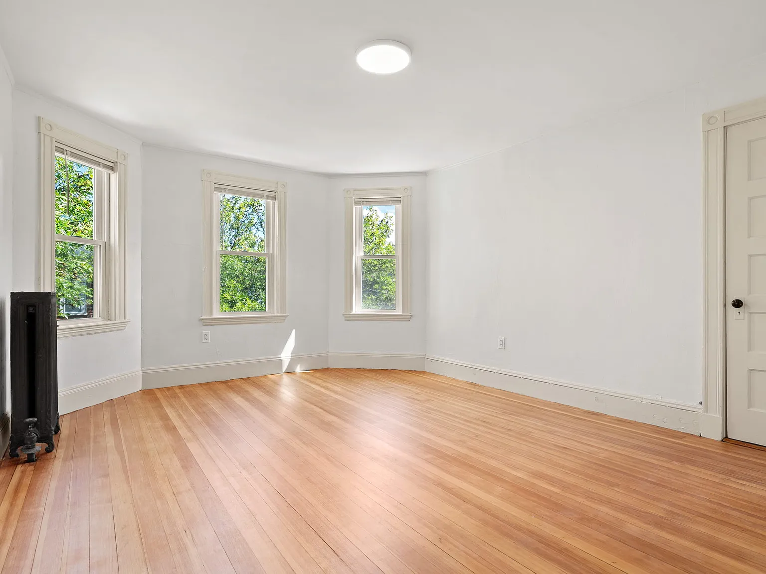 4 bed, 1.5 bath, $5,695 — Photo 4