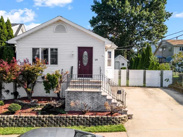 19 Van Dyke St, Wallington, NJ 07057