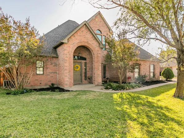 1801 Hickory Dr, Pilot Point, TX 76258