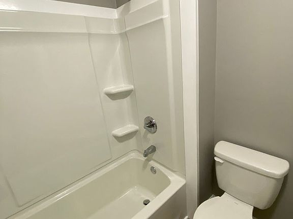 4th image of 1768 Lehman St