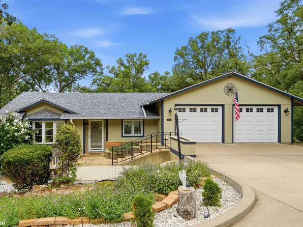 1015 Westwood Dr, Mount Pleasant, IA 52641